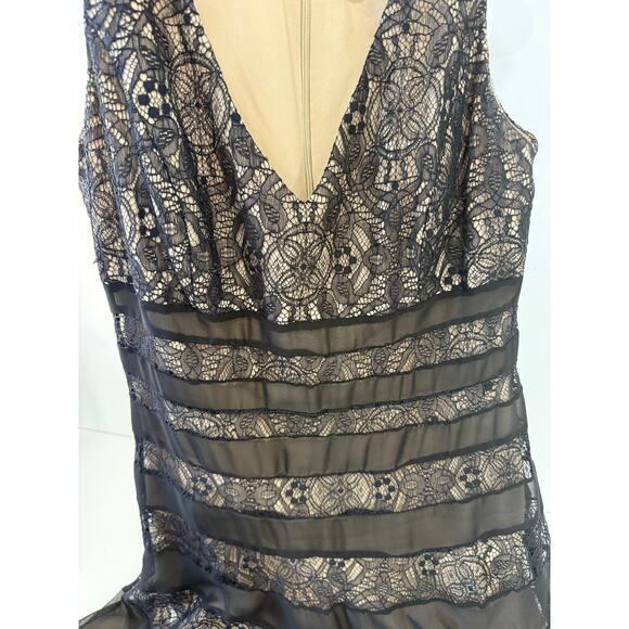 Anne Klein Black Lace Fit & Flare Dress – V-Neck Cocktail Party Dress | Size 4 - Picture 4 of 7